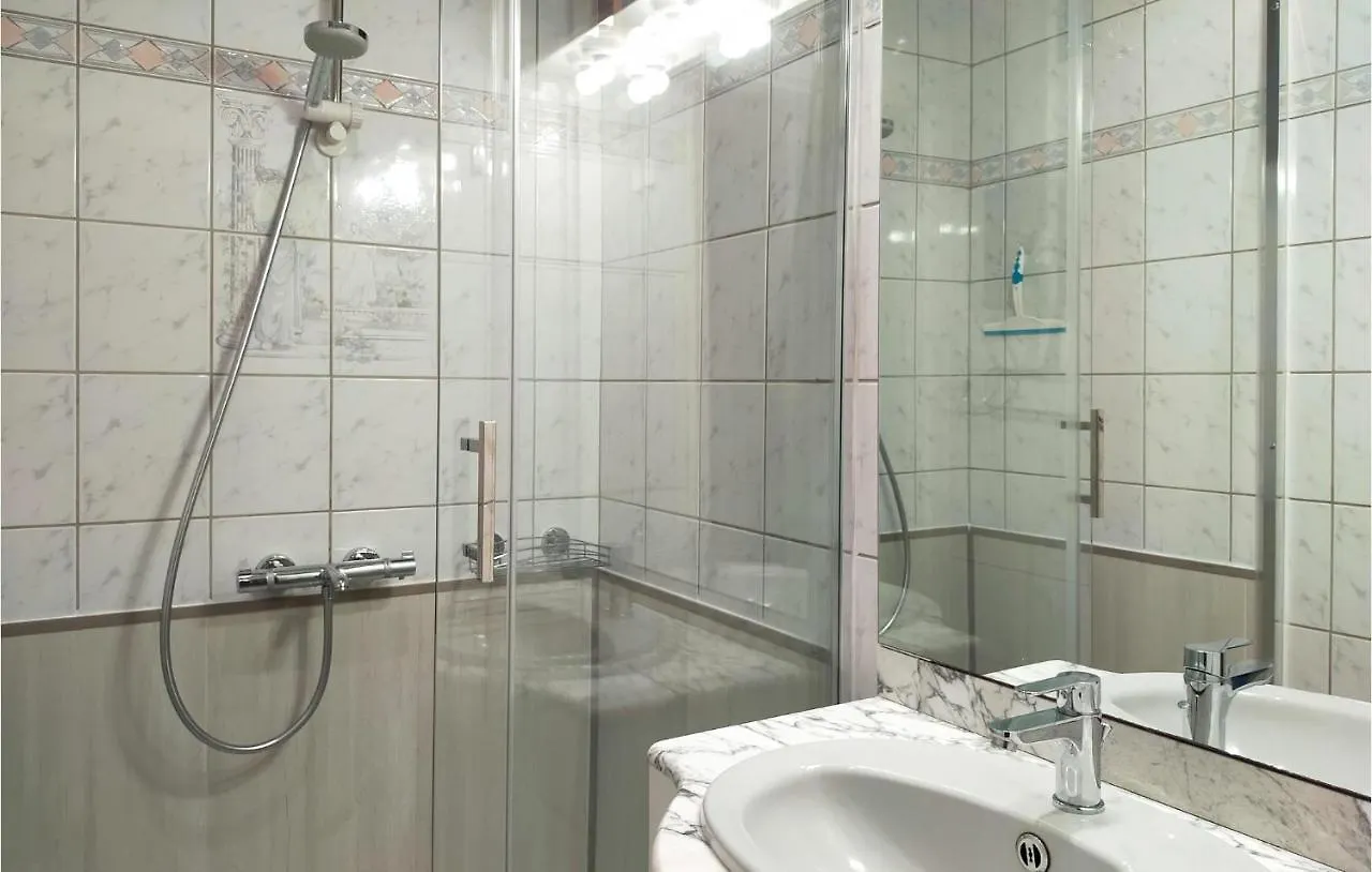 Beautiful Apartment In Westende With Kitchen 米德尔克尔克 0*,  比利时